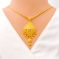 Lavish Twinkling Striped 22k Gold Pendant Set 