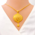 Exquisite Striped 22k Gold Artistic Pendant Set