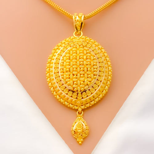 Royal Lustrous 22k Gold Oval Pendant Set