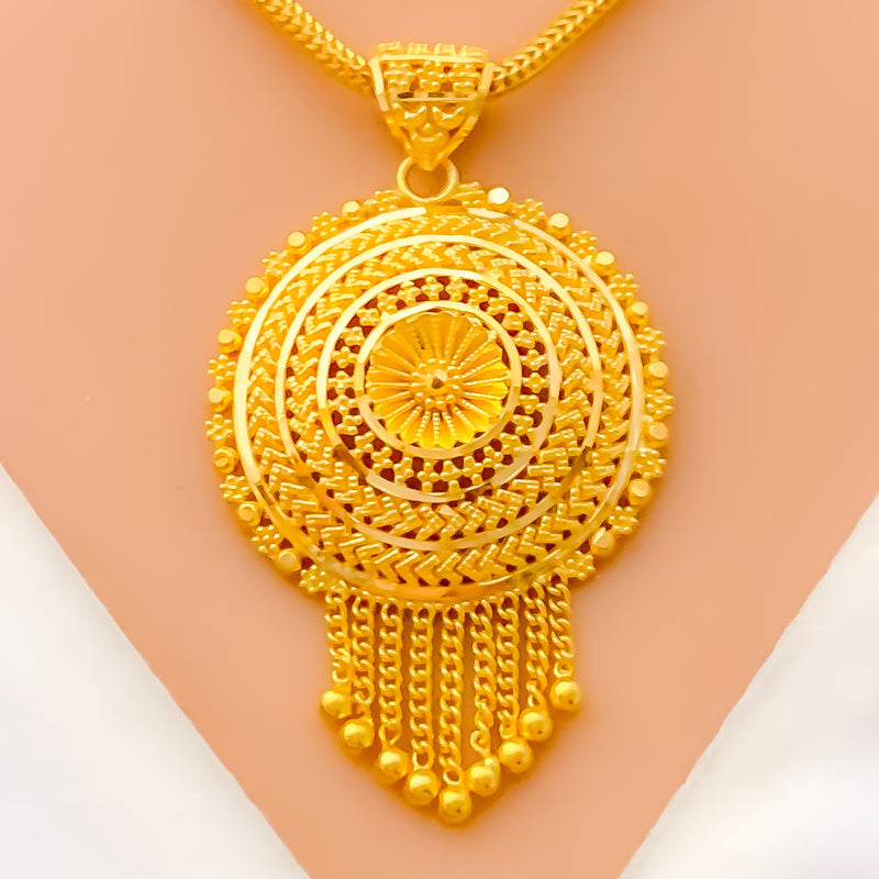 Delightful Detailed Floral 22k Gold Pendant Set