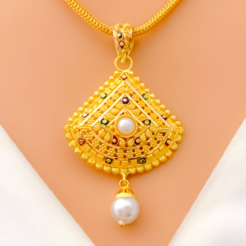 colorful-elegant-22k-gold-pendant-set