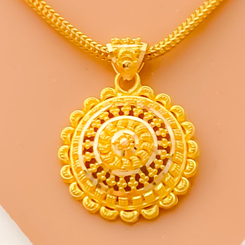 stunning-glistening-22k-gold-pendant-set