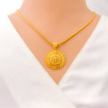 exquisite-shimmering-22k-gold-pendant-set