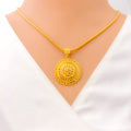 exquisite-shimmering-22k-gold-pendant-set