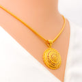 exquisite-shimmering-22k-gold-pendant-set