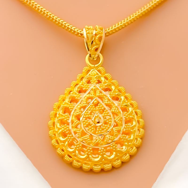 radiant-ornate-22k-gold-pendant-set