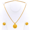 exquisite-shimmering-22k-gold-pendant-set