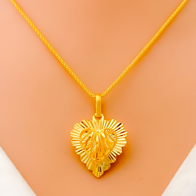 Faceted Charming 22k Gold Heart Necklace