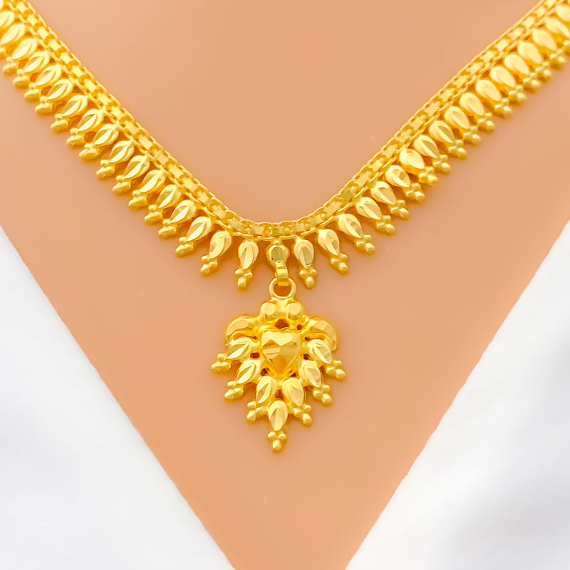 Decorative Vine Motif 22k Gold Necklace 