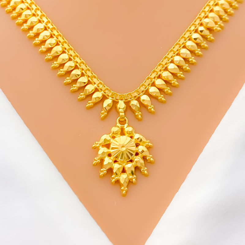 Reflective Decorative Leaf 22k Gold Necklace 