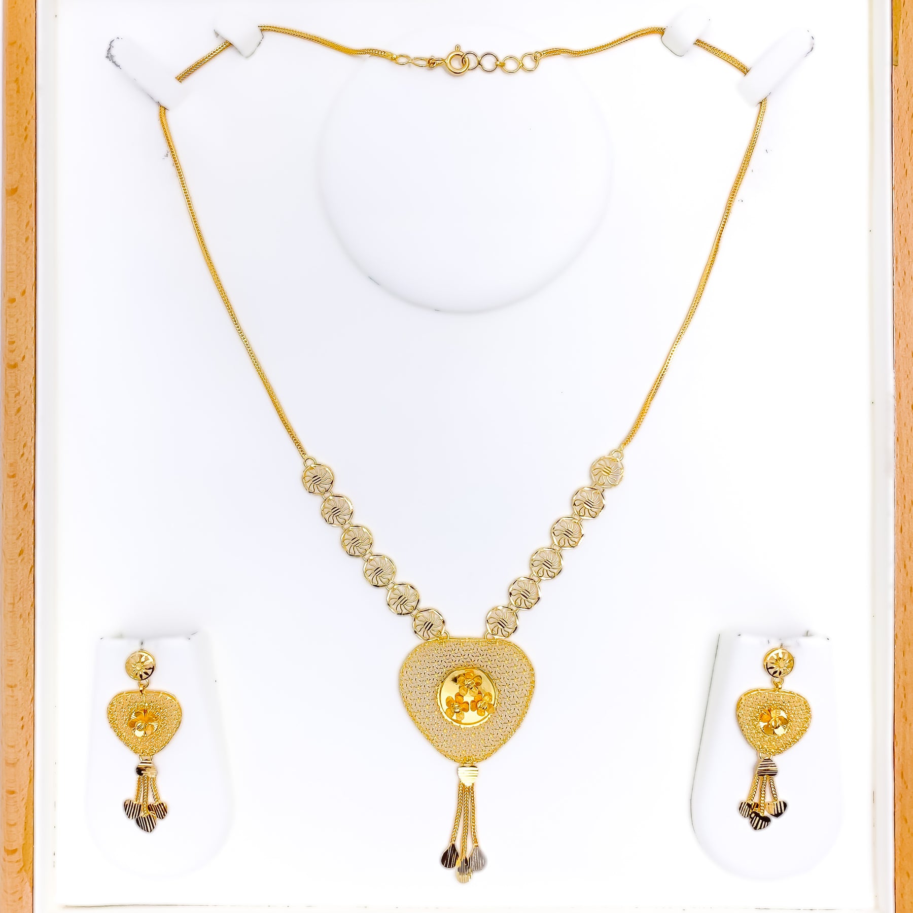 Fashionable Fancy 22K Gold Heart Pendant Set – Andaaz Jewelers