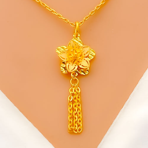 Charming 22K Gold Floral Pendant Set