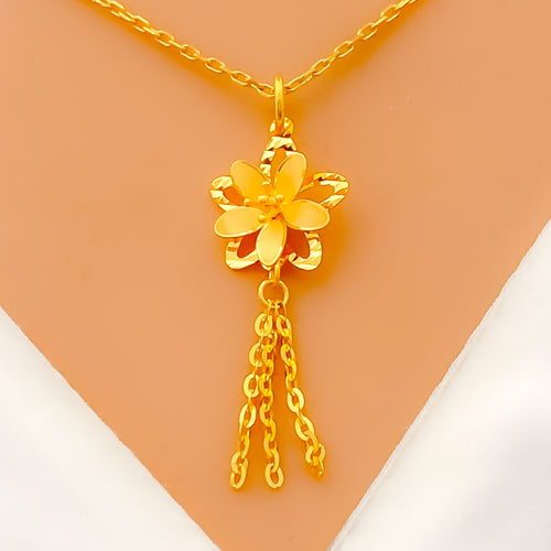 Delightful 22K Gold Floral Pendant Set