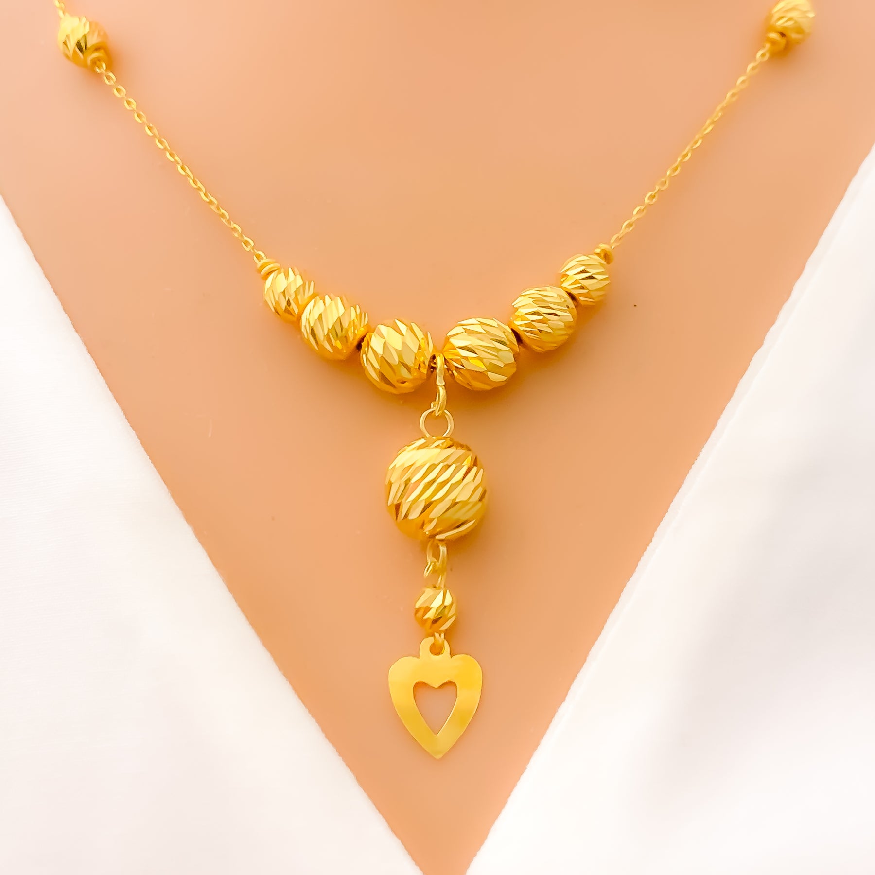 Glossy Gorgeous 21k Gold Heart Necklace – Andaaz Jewelers