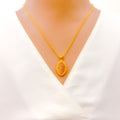 Ritzy Netted Marquise 22K Gold Pendant W / Chain 