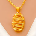 Stunning Striped Oval 22K Gold Pendant W / Chain 