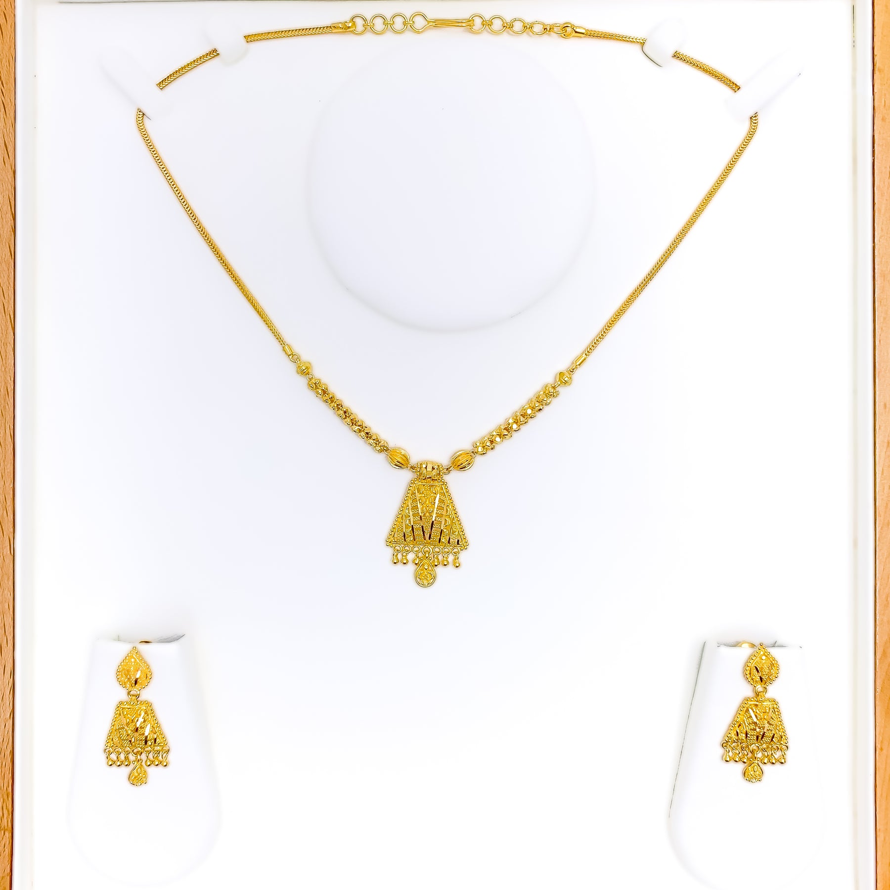 Bridal Hanging Tassel 22k Gold Choker Set – Andaaz Jewelers
