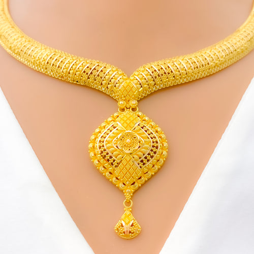 Reflective Striped 22k Gold Necklace Set 