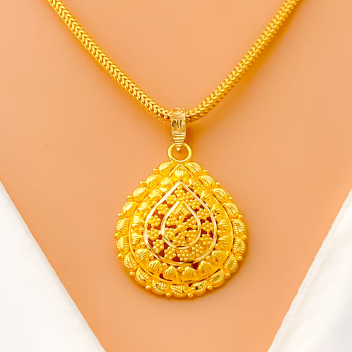 lush-glamorous-22k-gold-pendant