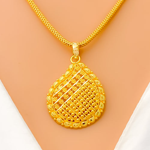 delightful-charming-22k-gold-pendant