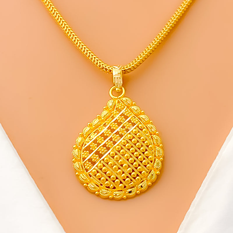 delightful-charming-22k-gold-pendant