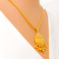 dazzling-vibrant-22k-gold-pendant