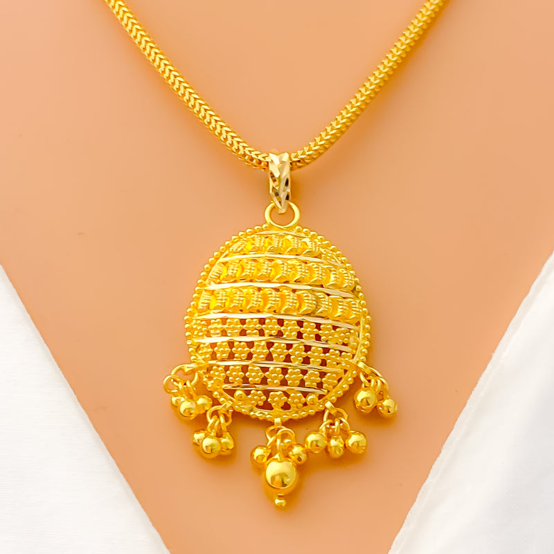 striking-elegant-22k-gold-pendant