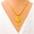 magnificent-twinkling-22k-gold-pendant