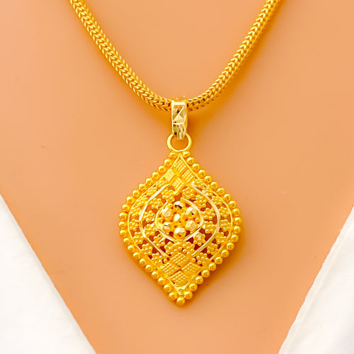 beautiful-elevated-22k-gold-pendant