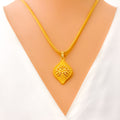 beautiful-elevated-22k-gold-pendant