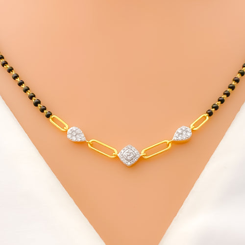 posh-symmetrical-diamond-18k-gold-mangal-sutra