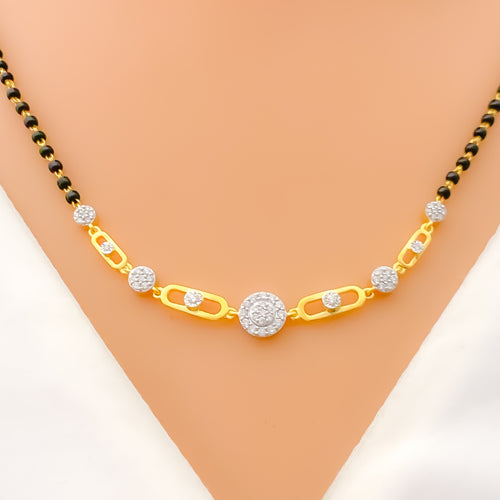 exclusive-delicate-paper-clip-diamond-18k-gold-mangal-sutra