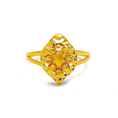 Tasteful Blooming 21k Gold Ring 