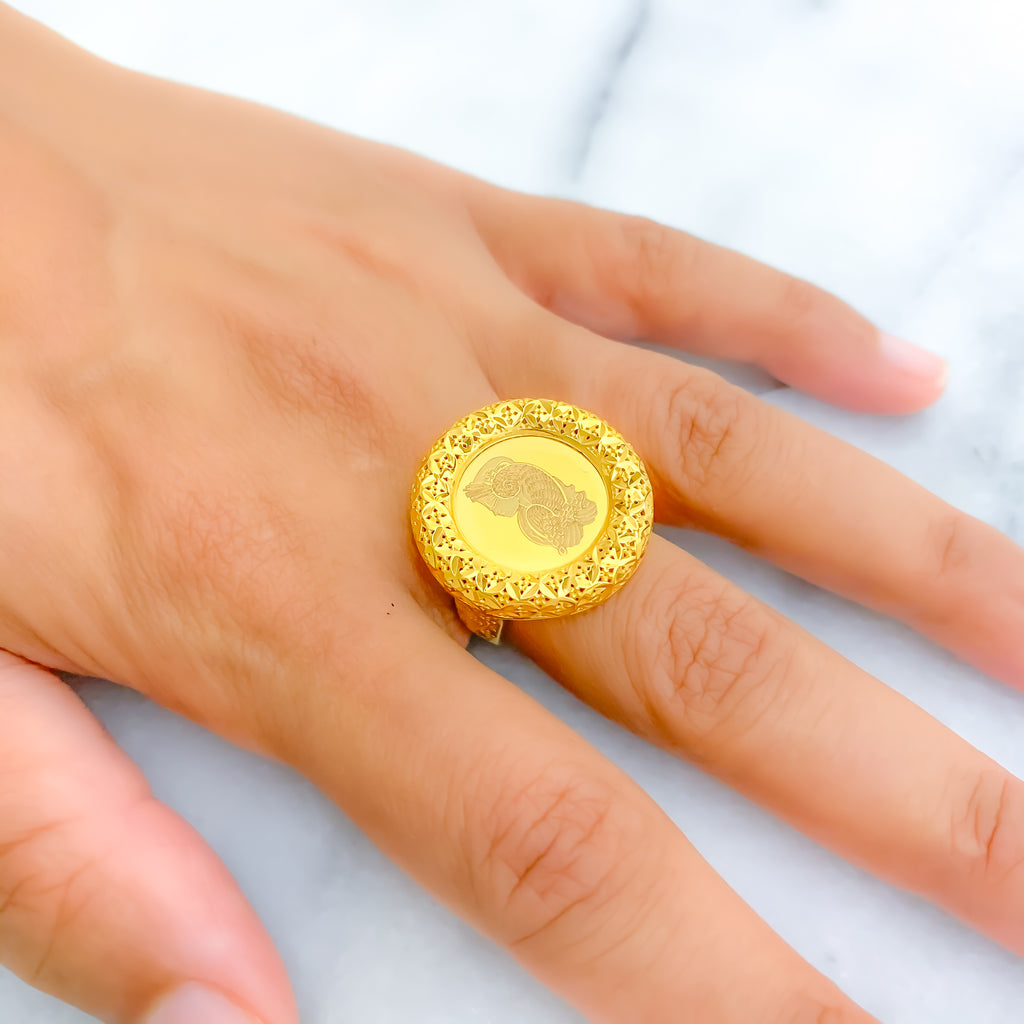 Draped Round 21K Gold Coin Mesh Ring – Andaaz Jewelers
