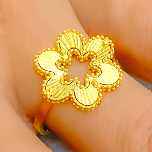 Graceful Open Flower 21K Gold Ring