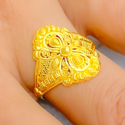 Tasteful Blooming 22k Gold Ring