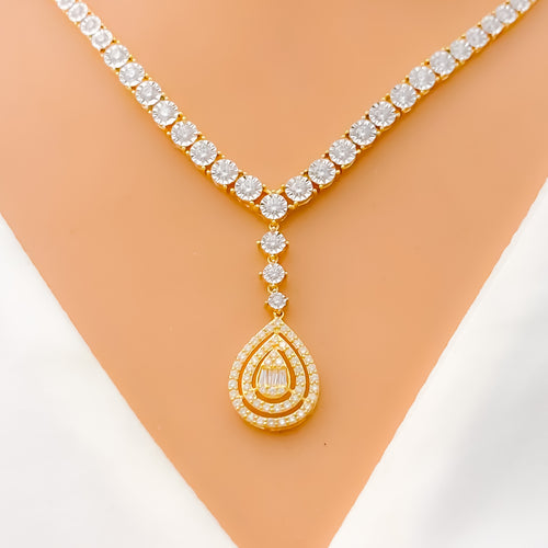 Sophisticated Shimmering Drop Diamond + 18k Gold Set