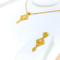 opulent-v-shaped-22k-gold-necklace-set