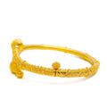 textured-festive-22k-gold-pipe-bangle