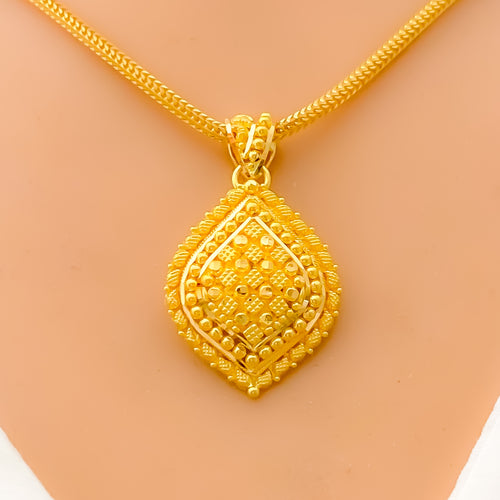 Checkered Marquise Leaf 22k Gold Pendant Set 