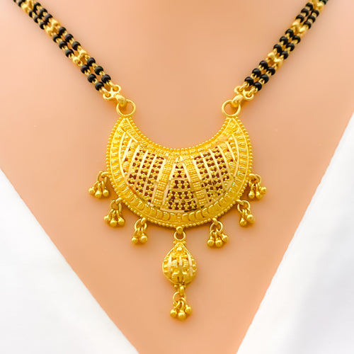 Graceful Netted Crescent 22k Gold Mangal Sutra 