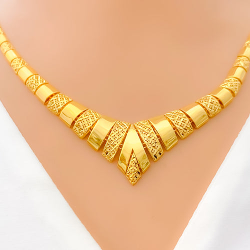 Alternating V - Shaped 22K Gold Necklace Set 