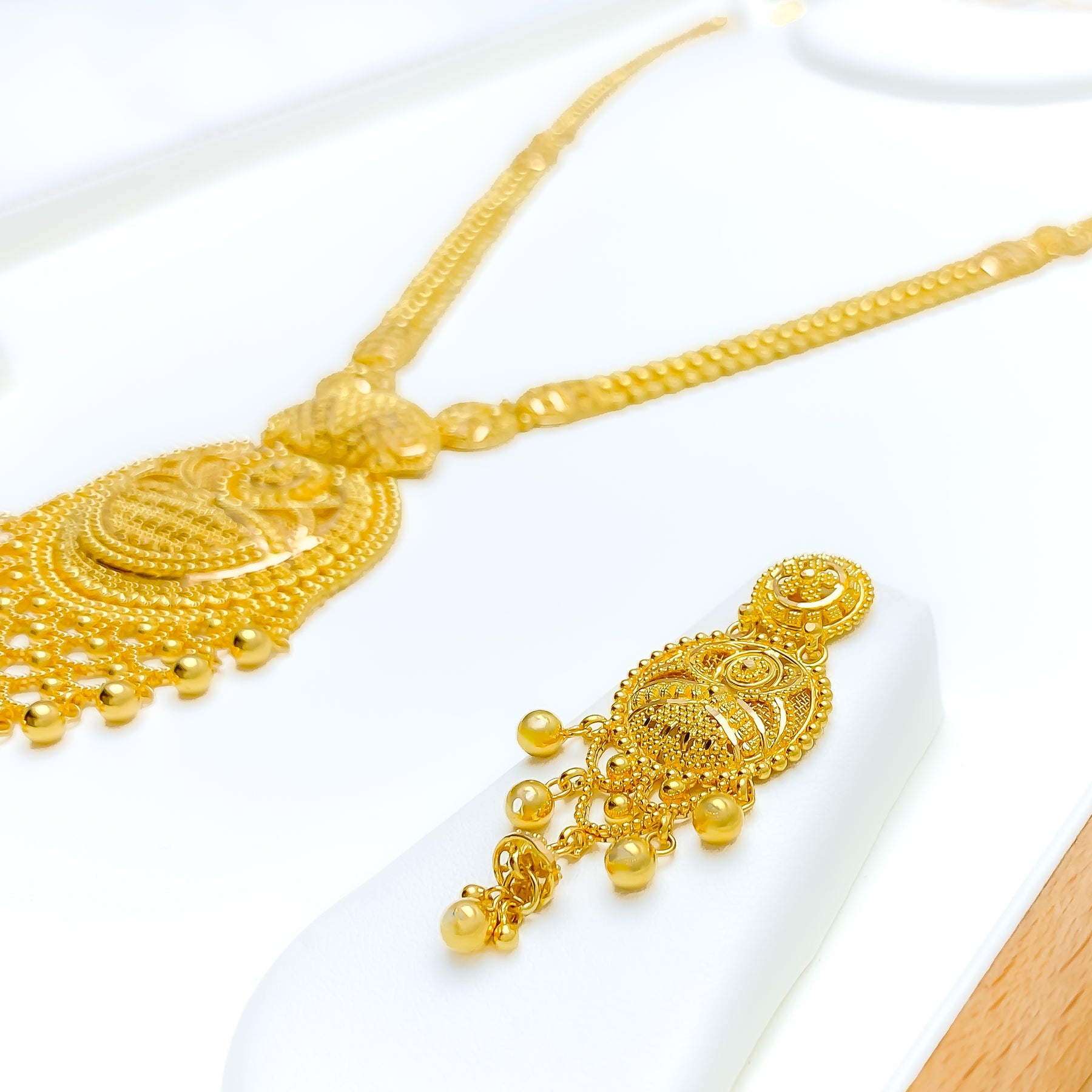 Fancy Hanging Chain 22k Gold Necklace Set – Andaaz Jewelers