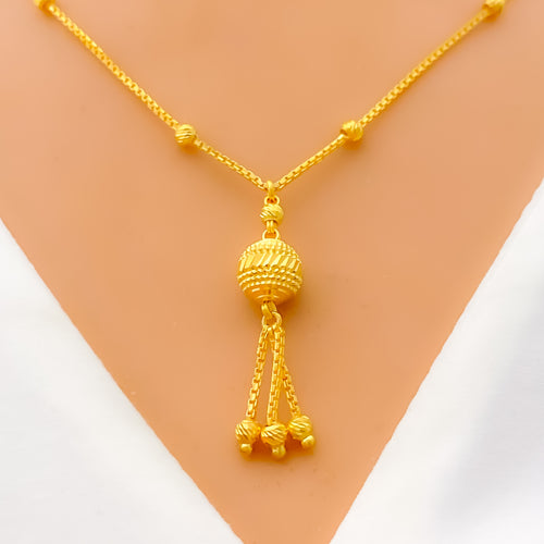 Stately Striking 22K Gold Dangling Necklace 