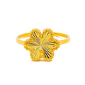 Charming Striped Flower 21K Gold Ring