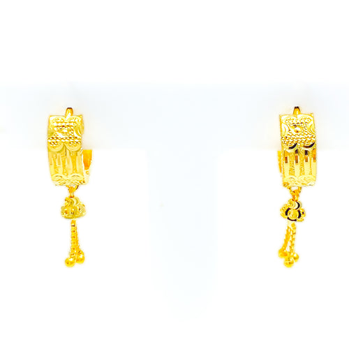 Glimmering Striped 22k Gold U Bali Earrings 