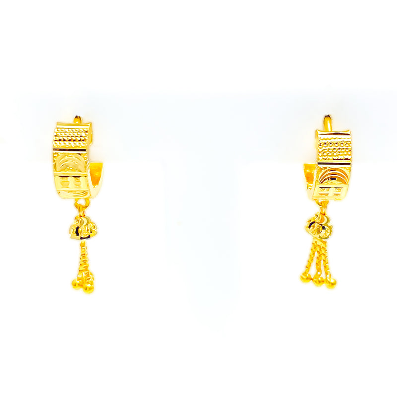 Graceful Glistening 22k Gold Dressy Earrings 