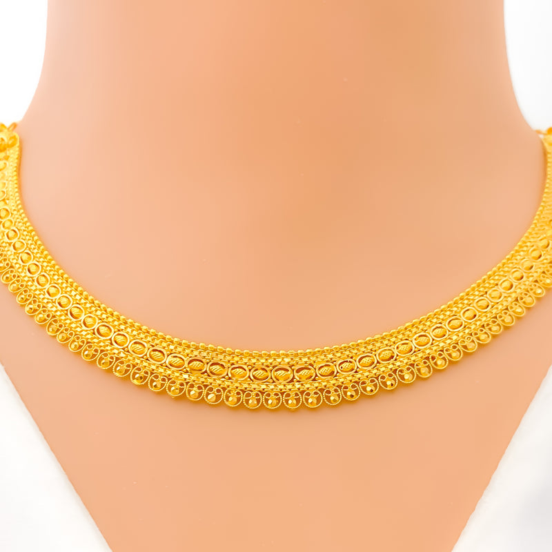 Reflective Bright Artistic 22k Gold Necklace Set 