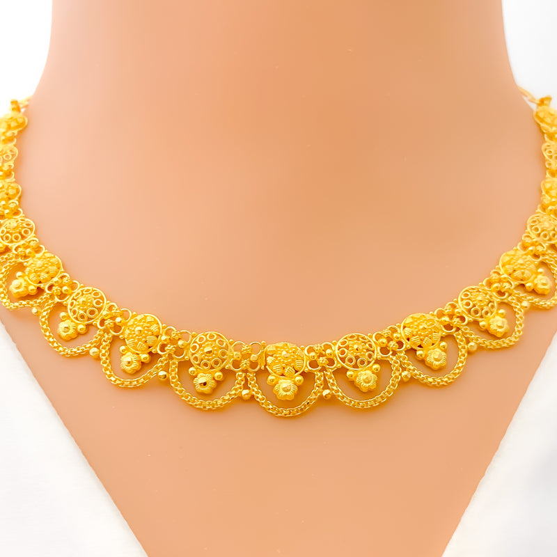 Intricate Sleek Lined Floral 22k Gold Necklace Set