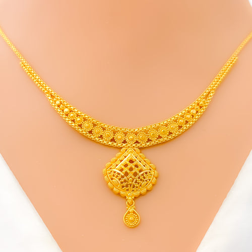 Checkered Ornamental 22k Gold Fanned Necklace Set 